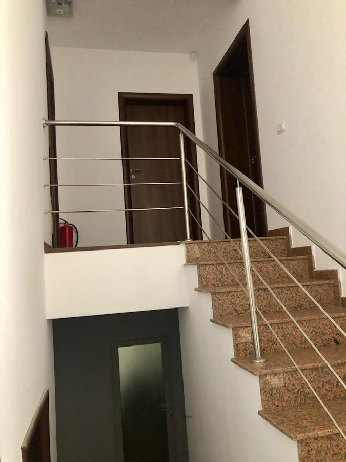 Vila Cu Trandafiri Cozy Apartments 2 Camere Bragadiru Extérieur photo