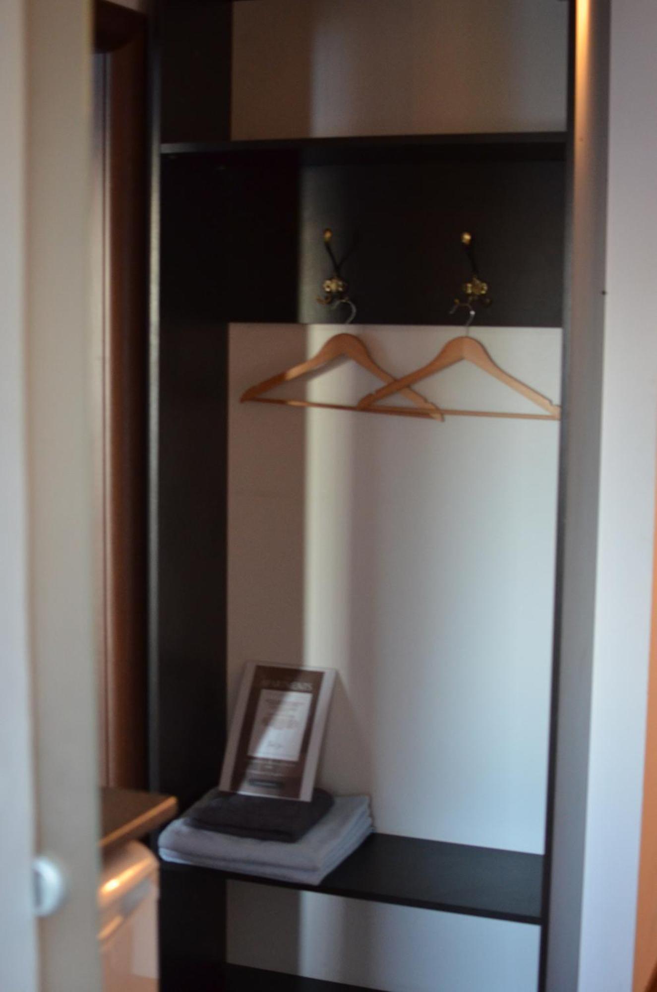 Vila Cu Trandafiri Cozy Apartments 2 Camere Bragadiru Extérieur photo