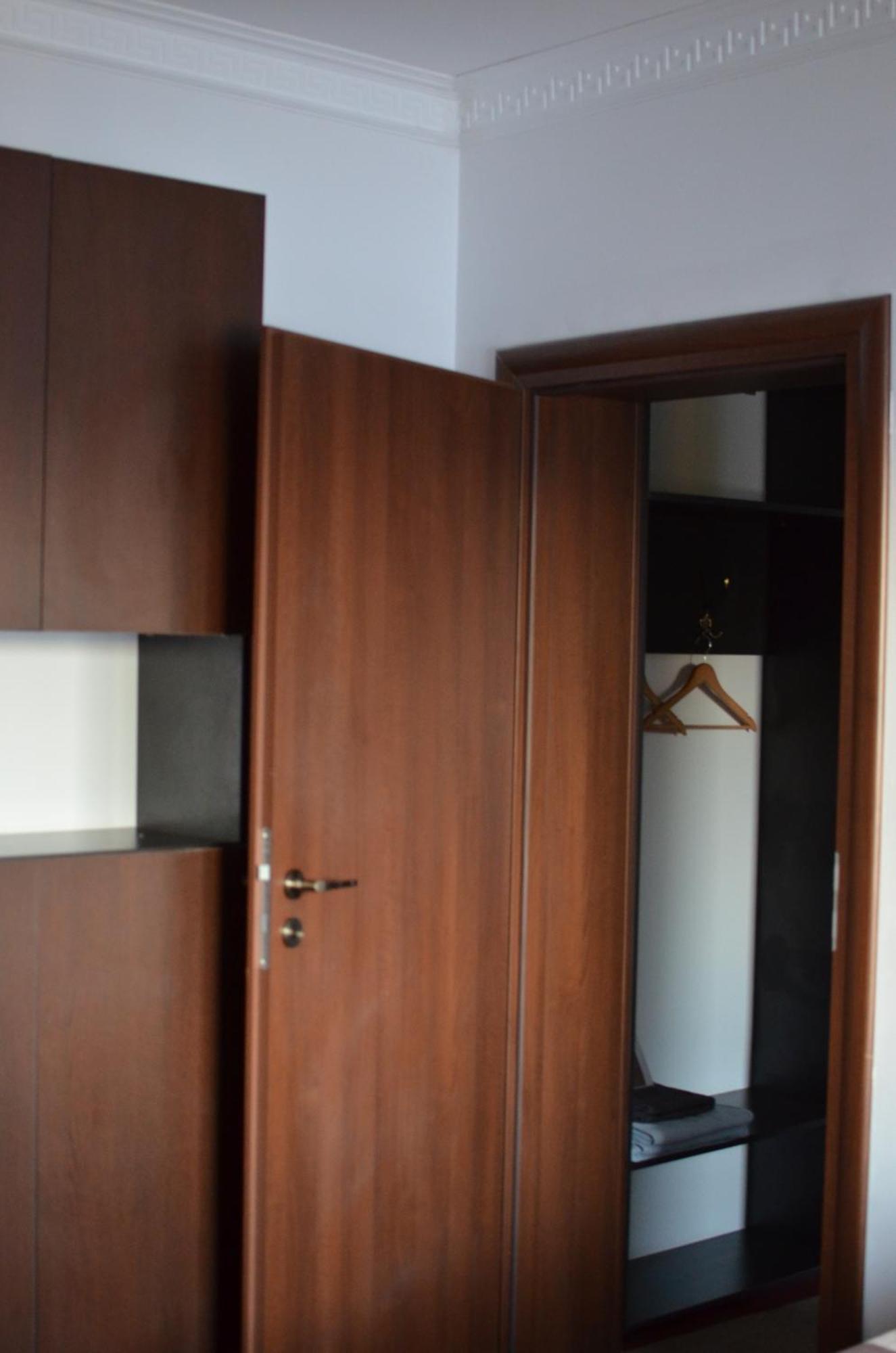 Vila Cu Trandafiri Cozy Apartments 2 Camere Bragadiru Extérieur photo